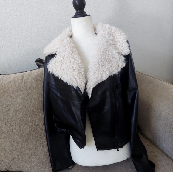 Jackets - Picture 2 of 3